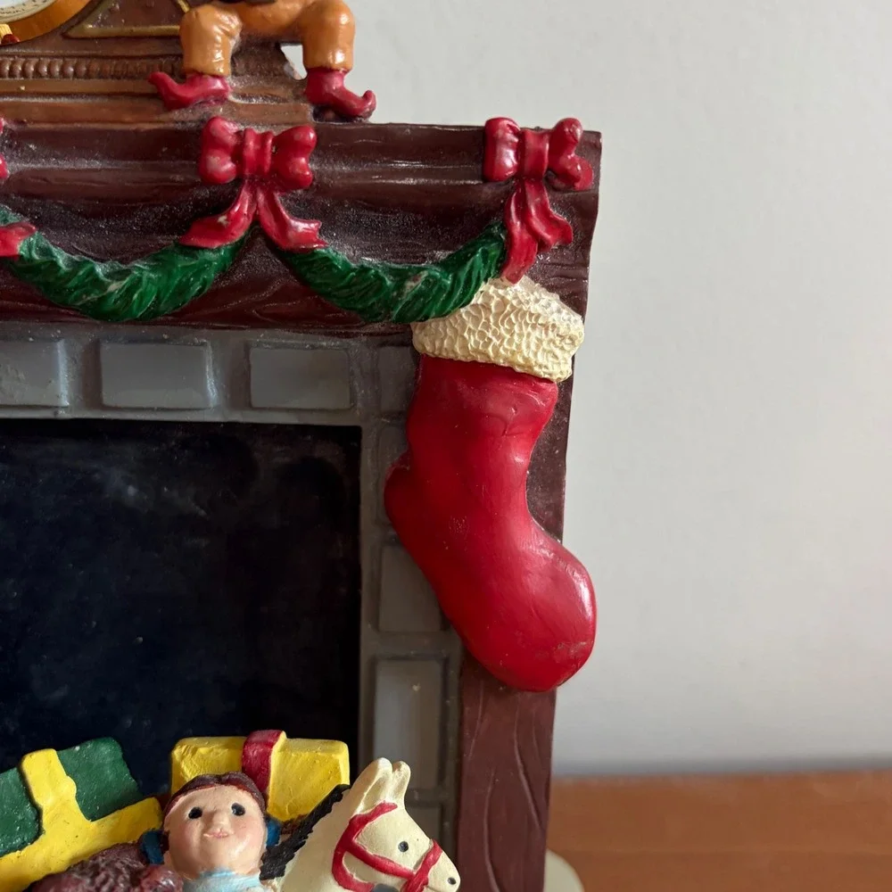 Howard Miller 1998 Limited Edition Christmas Clock Santa Down the Chimney